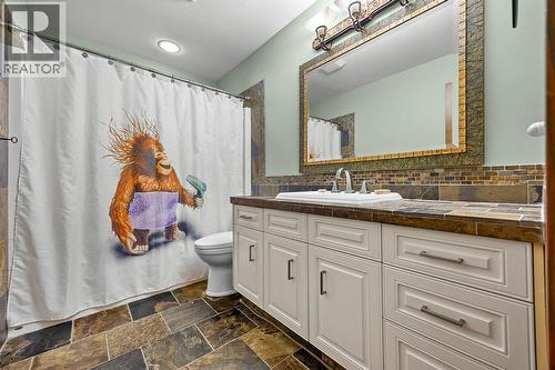 upper 4 pc main bath - 13707 Watson Drive, Coldstream, BC 