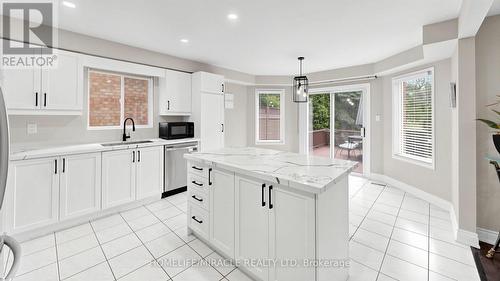 2873 Peacock Drive, Mississauga, ON 