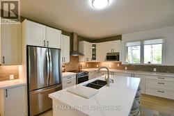 Centre Island - 