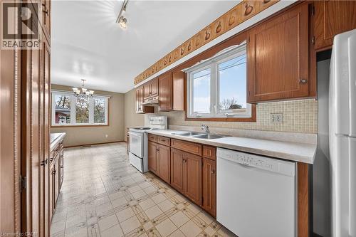 497 Victoria Street S, Kitchener, ON - Indoor Photo Showing Kitchen With Double Sink