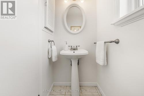 Main floor powder room - 65 Allview Crescent, Toronto, ON 