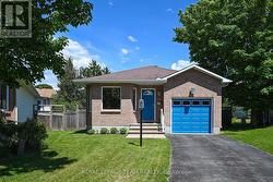 13 CANDOW CRESCENT Ottawa, ON K2S 1K6