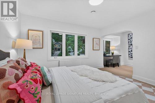 217 Chaplin Crescent, Toronto, ON 