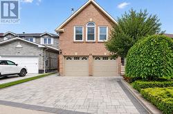 25 VALLEY CENTRE DRIVE  Toronto, ON M1X 1K9