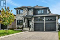 325 MOONLIGHT DRIVE Russell, ON K4R 0L1