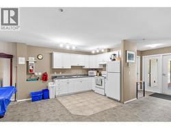 Kitchen for group gatherings - 