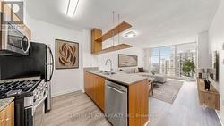 3902 - 10 NAVY WHARF COURT Toronto, ON M5V 3V2