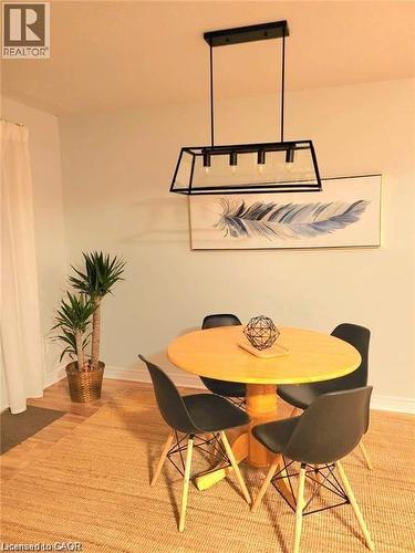 60 Obermeyer Drive, Kitchener, ON - Indoor Photo Showing Dining Room