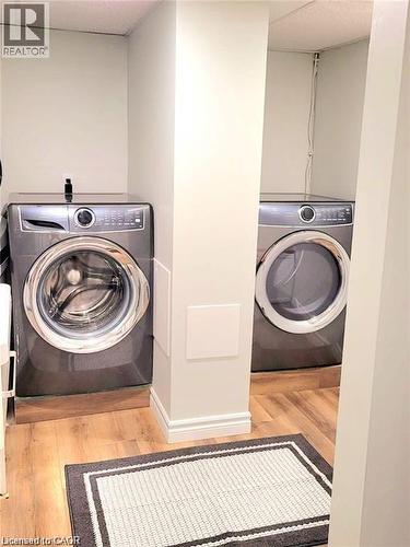 60 Obermeyer Drive, Kitchener, ON - Indoor Photo Showing Laundry Room
