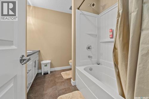 24 Cannington Mews, Regina, SK 