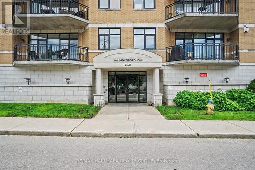 408 - 260 BESSERER STREET  Ottawa, ON K1N 1J3