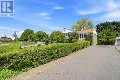 89 CHARLOTTE STREET  Hamilton, ON L9K 4V3