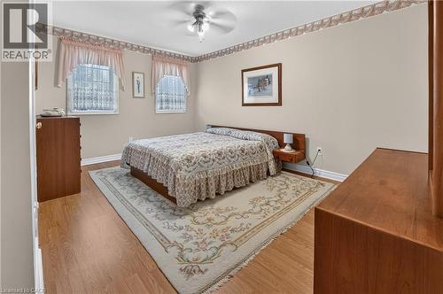 16 Walker Court, Grimsby, ON - Indoor Photo Showing Bedroom