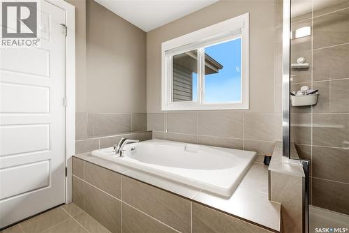 3504 Green Lily Road, Regina, SK - Indoor Photo Showing Bathroom
