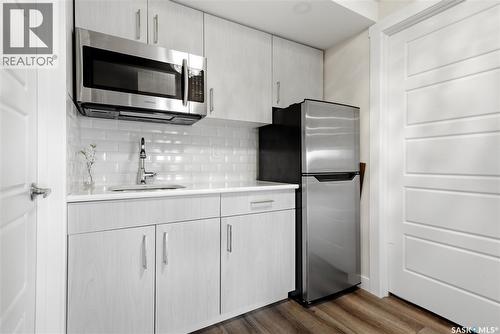 3504 Green Lily Road, Regina, SK - Indoor Photo Showing Kitchen
