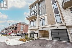 215 - 30 HALLIFORD PLACE Brampton, ON L6P 4R1