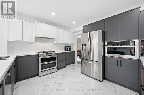 1194 Queen Victoria Avenue, Mississauga, ON 