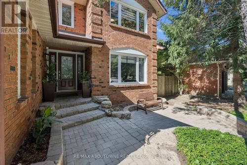 1194 Queen Victoria Avenue, Mississauga, ON 