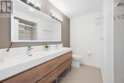 1194 Queen Victoria Avenue, Mississauga, ON 