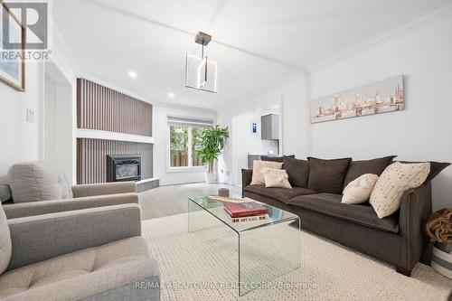 1194 Queen Victoria Avenue, Mississauga, ON 