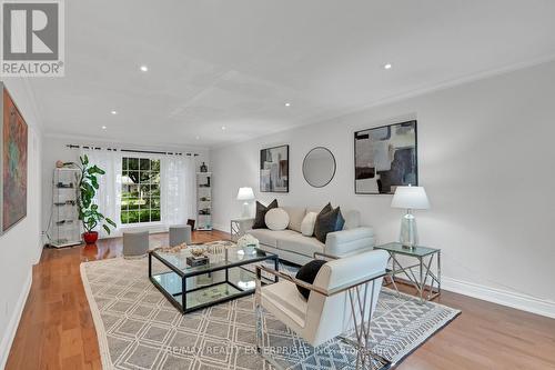 2084 Obeck Crescent, Mississauga, ON - Indoor Photo Showing Living Room