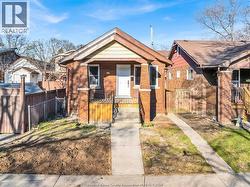 1568 york street Windsor, ON N8X 1W4