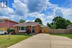 16 SHARPE DRIVE Strathroy-Caradoc (Sw), ON N7G 3T9