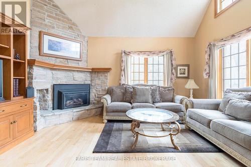 4 Mills Circle, Springwater, ON 