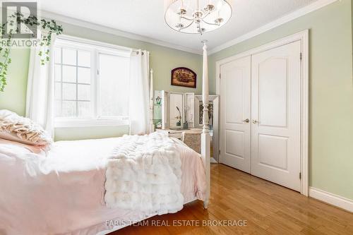 4 Mills Circle, Springwater, ON 