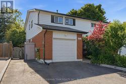 422 LANARK DRIVE Oshawa, ON L1J 6H6