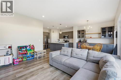 263 Skopik Crescent, Saskatoon, SK 