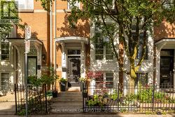 12 EAST YORK AVENUE  Toronto, ON M4K 3Z9