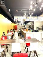 398 COLLEGE STREET W Toronto, ON M5T 1S8
