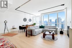 1909 1239 W GEORGIA STREET  Vancouver, BC V6E 4R8