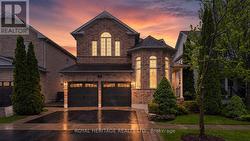 3 KINROSS AVENUE Whitby, ON L1M 2C8