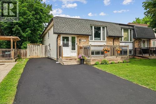 2367 MIDDLESMOOR Crescent  Burlington, ON L7P 3X4