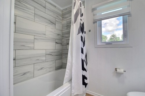 Bathroom - 3728 Ch. Sullivan, Val-D'Or, QC 