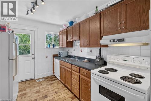 111 South Oval, Hamilton, ON 