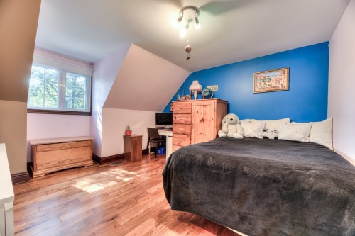 Chambre à coucher - 107 Av. De Charente, Saint-Lambert, QC 