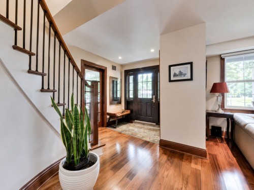 Hall d'entrée/Vestibule - 107 Av. De Charente, Saint-Lambert, QC 