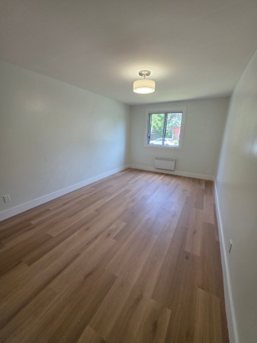 Master Bedroom - 116-216 Rue Lawrence, Longueuil (Greenfield Park), QC - Indoor Photo Showing Other Room