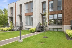1361 Rue des Tilleuls  Saint-Bruno-De-Montarville, QC J3V 0C5