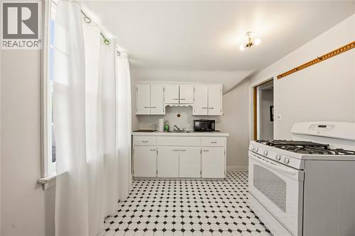 2012 Wayne Avenue, Sarnia, ON 