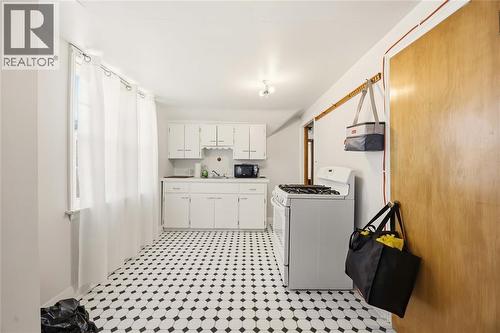 2012 Wayne Avenue, Sarnia, ON 