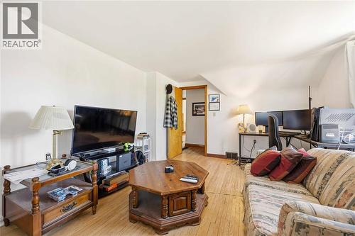 2012 Wayne Avenue, Sarnia, ON 