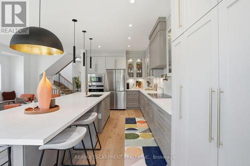 25 Rainey Drive, East Luther Grand Valley, ON - Indoor Photo Showing Kitchen With Upgraded Kitchen