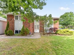 833 VICKI DRIVE Pickering (West Shore), ON L1W 2J4