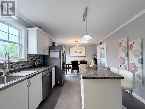 2 Carroll Avenue, Pasadena, NL 