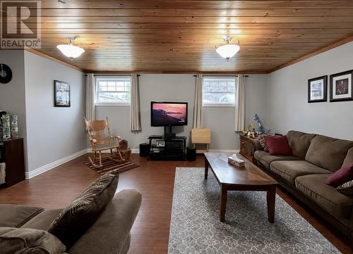 2 Carroll Avenue, Pasadena, NL 