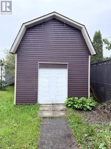 2 Carroll Avenue, Pasadena, NL 